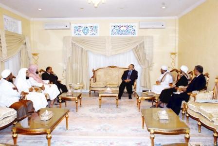 .. ولدى استقباله عددا من رجال الدين في حضرموت أمس